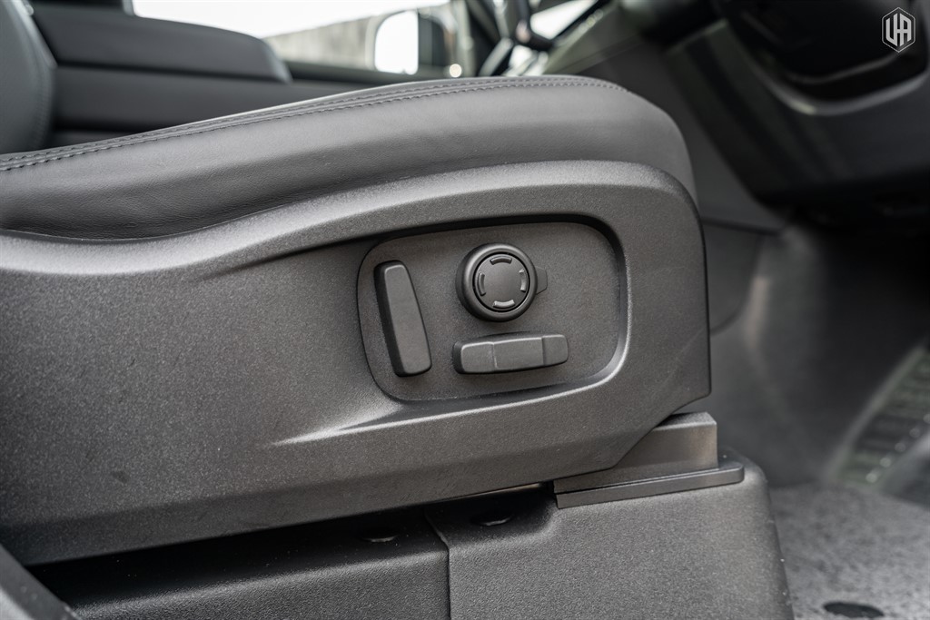 Used Land Rover Defender 110 2026 for sale - 77988856: Photo 40