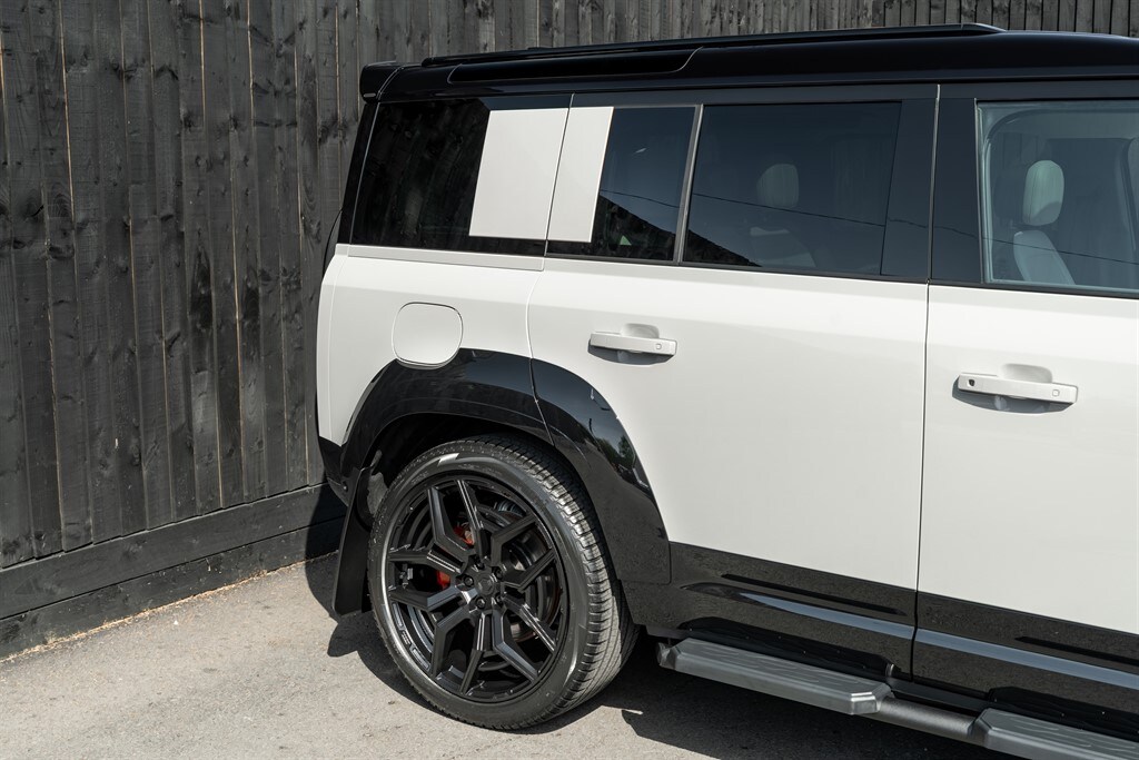 Used Land Rover Defender 110 2026 for sale - 78212168: Photo 21