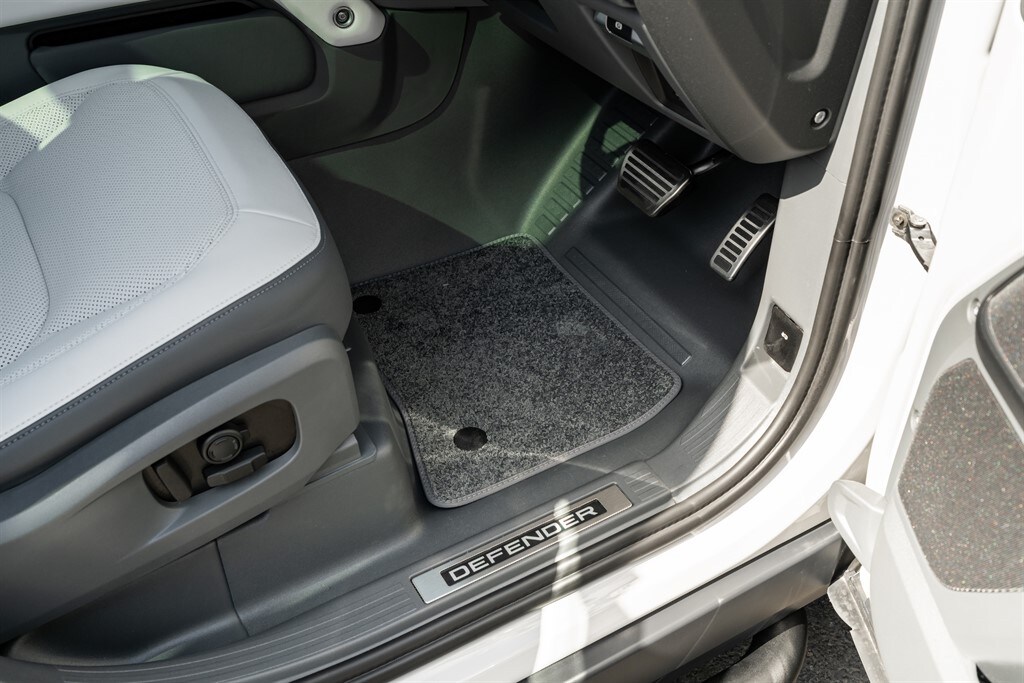 Used Land Rover Defender 110 2026 for sale - 78212168: Photo 33