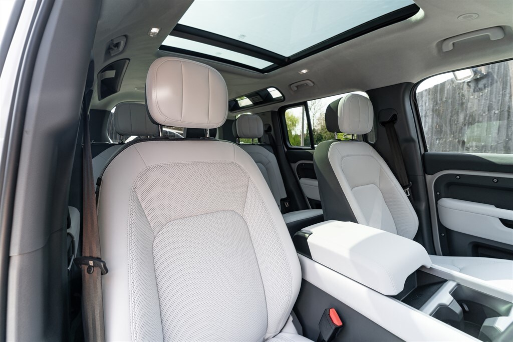 Used Land Rover Defender 110 2026 for sale - 78212168: Photo 37