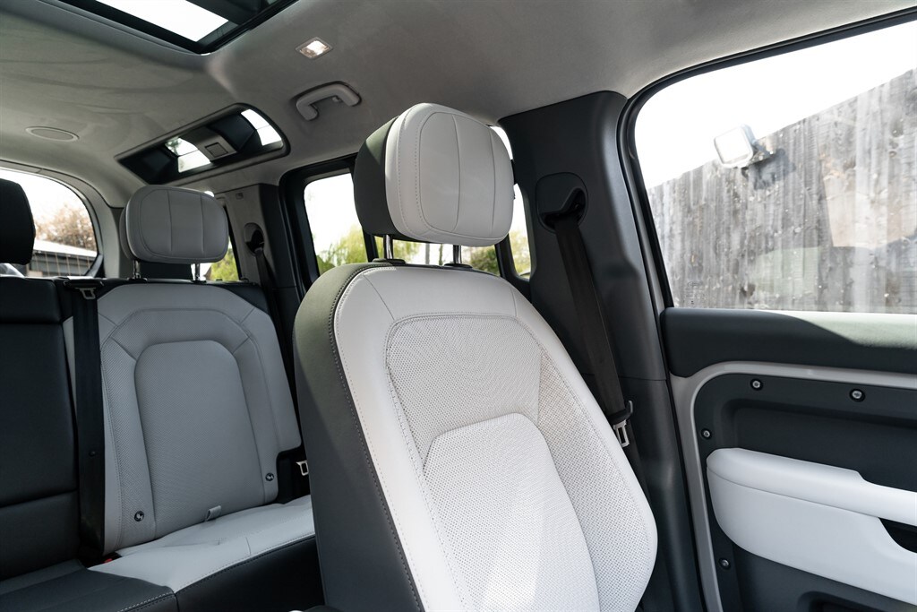 Used Land Rover Defender 110 2026 for sale - 78212168: Photo 38