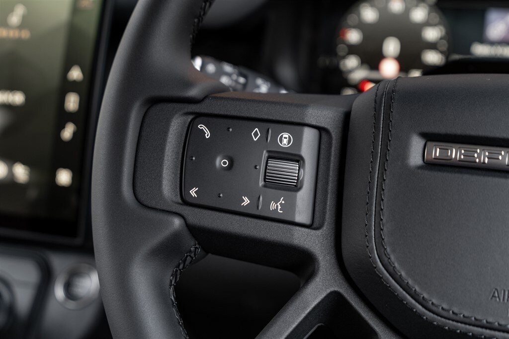 Used Land Rover Defender 110 2026 for sale - 78212168: Photo 44