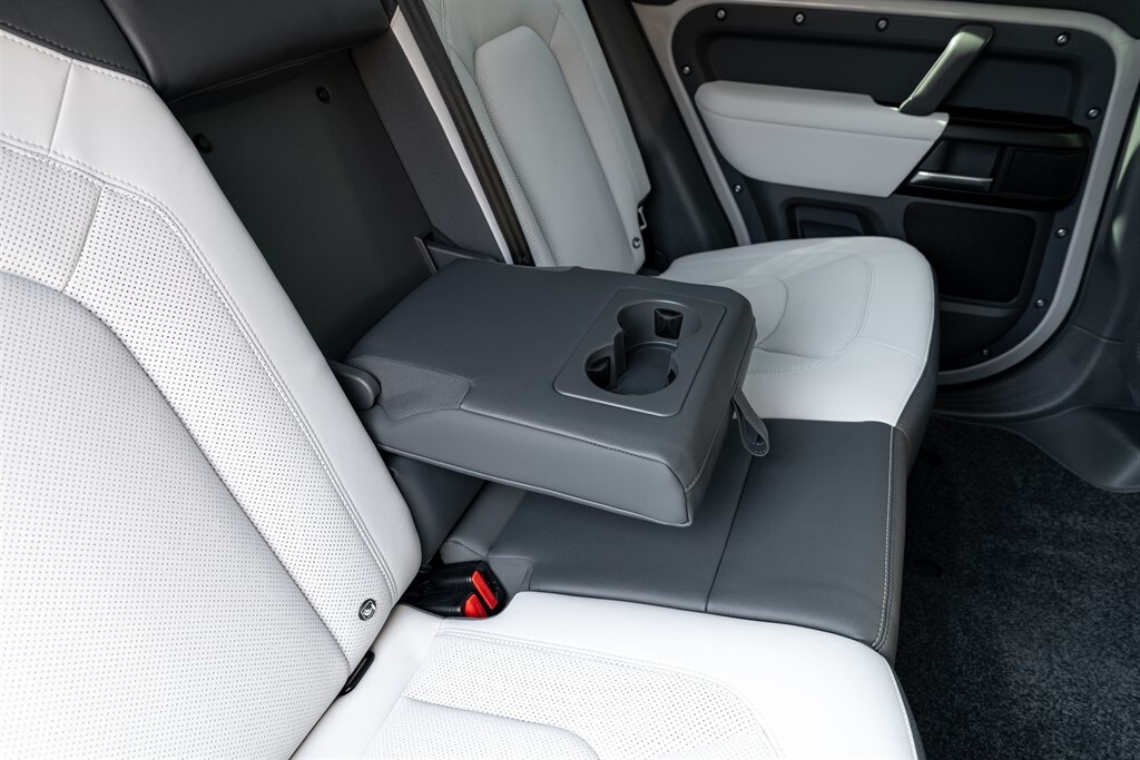 Used Land Rover Defender 110 2026 for sale - 78212168: Photo 62