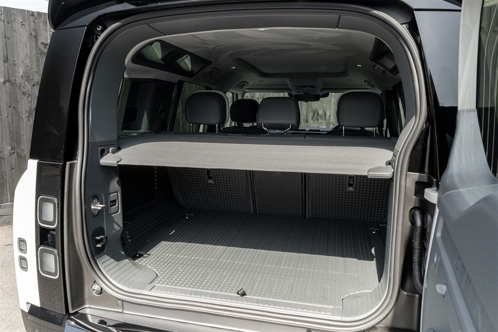 Used Land Rover Defender 110 2026 for sale - 78212168: Photo 65