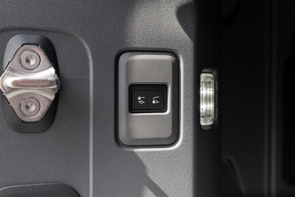 Used Land Rover Defender 110 2026 for sale - 78212168: Photo 66