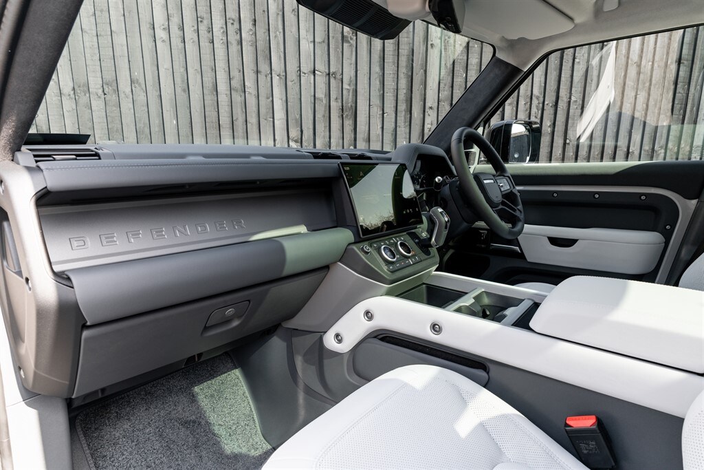 Used Land Rover Defender 110 2026 for sale - 78212168: Photo 7