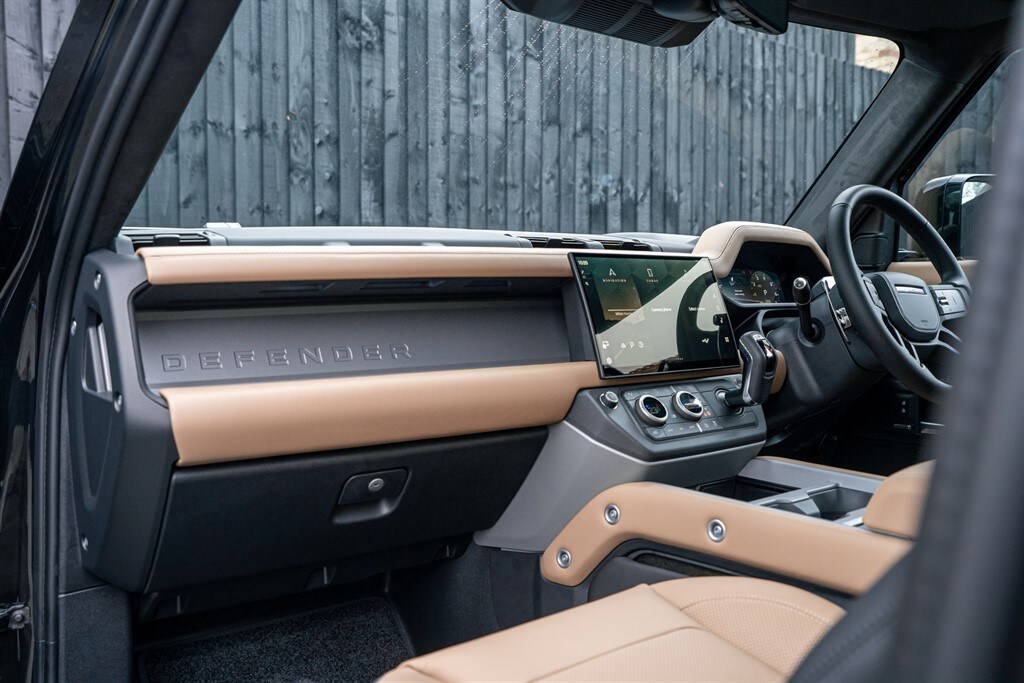 Used Land Rover Defender 90 2026 for sale - 77910116: Photo 20