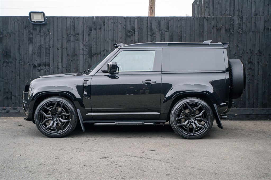 Used Land Rover Defender 90 2026 for sale - 77910116: Photo 3