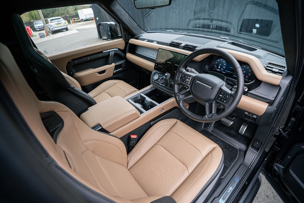 Used Land Rover Defender 90 2026 for sale - 77910116: Photo 7