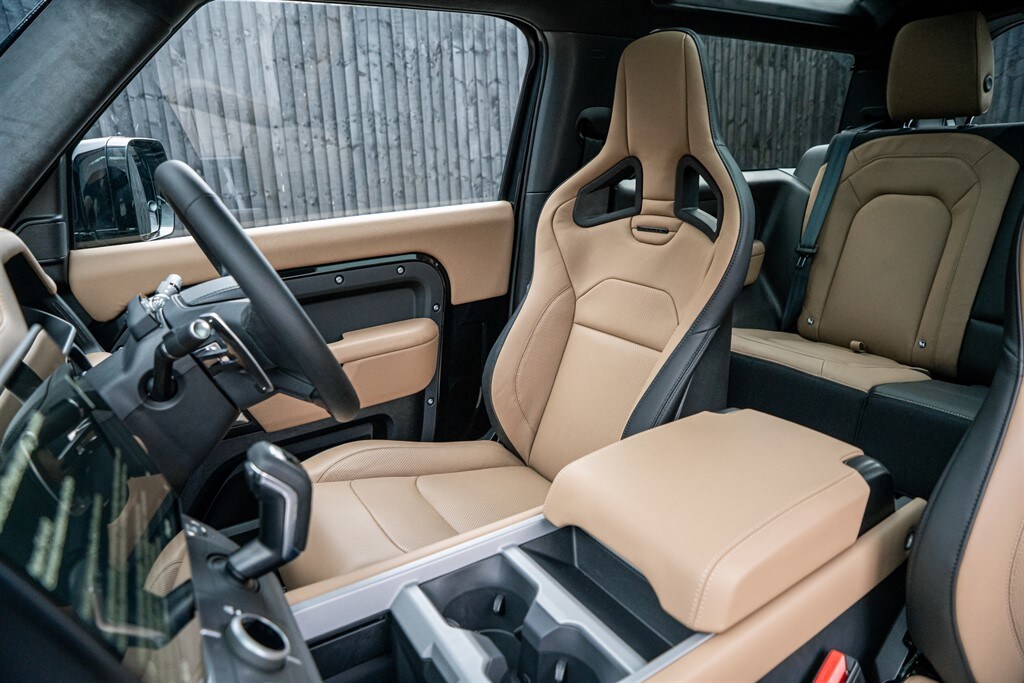 Used Land Rover Defender 90 2026 for sale - 77910116: Photo 8