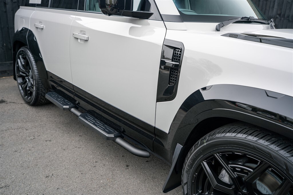 Used Land Rover Defender 110 2026 for sale - 77910080: Photo 12