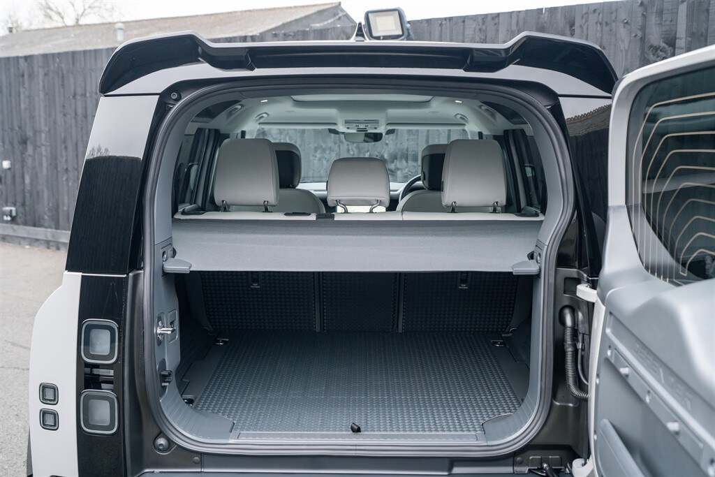 Used Land Rover Defender 110 2026 for sale - 77910080: Photo 17