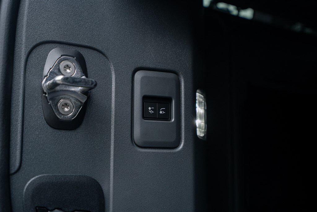 Used Land Rover Defender 110 2026 for sale - 77910080: Photo 18