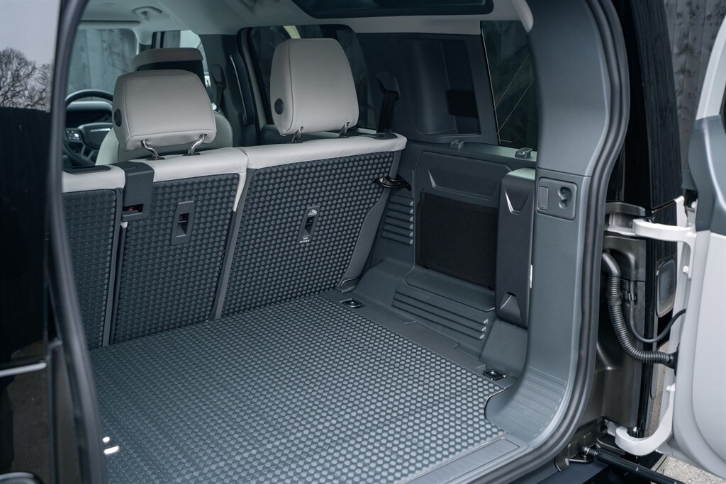 Used Land Rover Defender 110 2026 for sale - 77910080: Photo 19