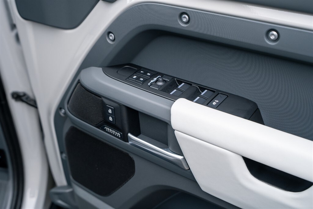 Used Land Rover Defender 110 2026 for sale - 77910080: Photo 23