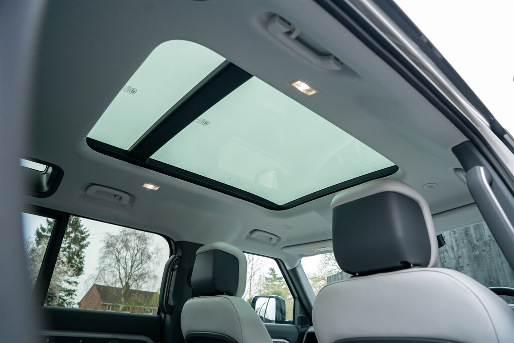 Used Land Rover Defender 110 2026 for sale - 77910080: Photo 25