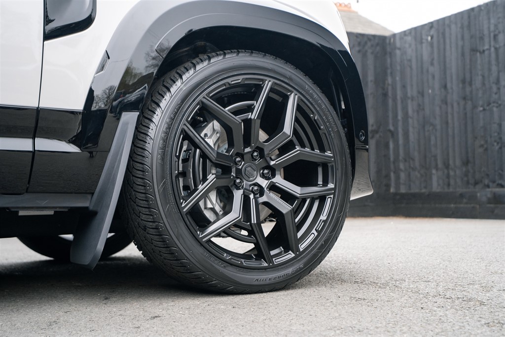 Used Land Rover Defender 110 2026 for sale - 77910080: Photo 6