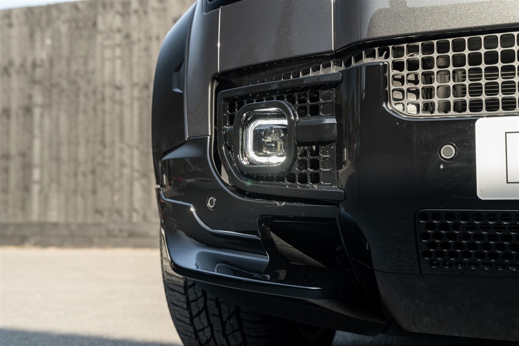 Used Land Rover Defender 110 2026 for sale - 78212167: Photo 15