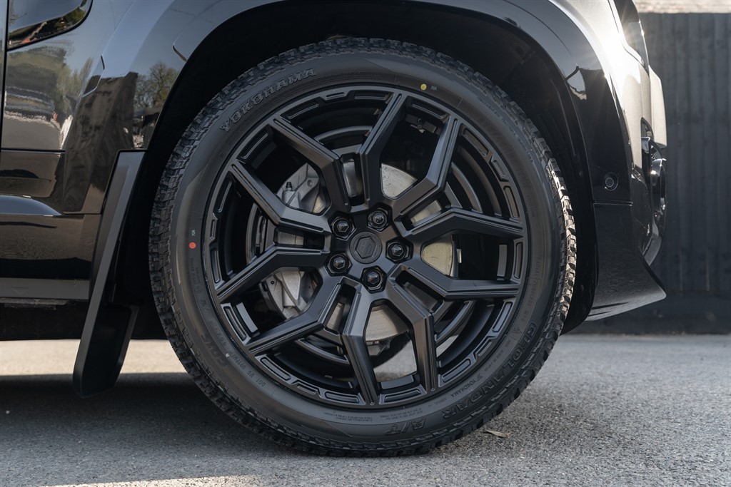 Used Land Rover Defender 110 2026 for sale - 78212167: Photo 19