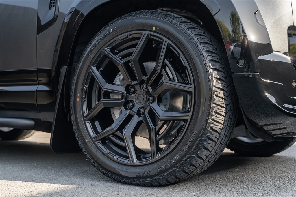 Used Land Rover Defender 110 2026 for sale - 78212167: Photo 20