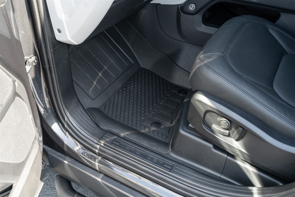 Used Land Rover Defender 110 2026 for sale - 78212167: Photo 32