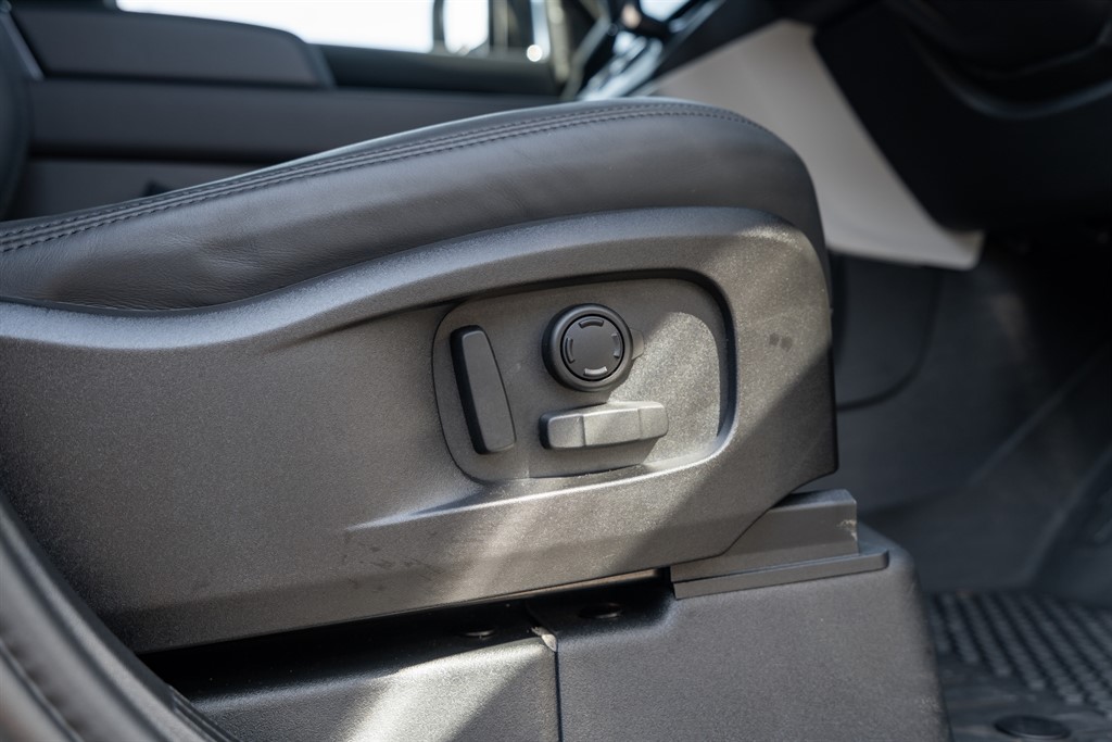 Used Land Rover Defender 110 2026 for sale - 78212167: Photo 36