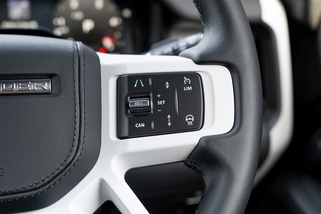 Used Land Rover Defender 110 2026 for sale - 78212167: Photo 41