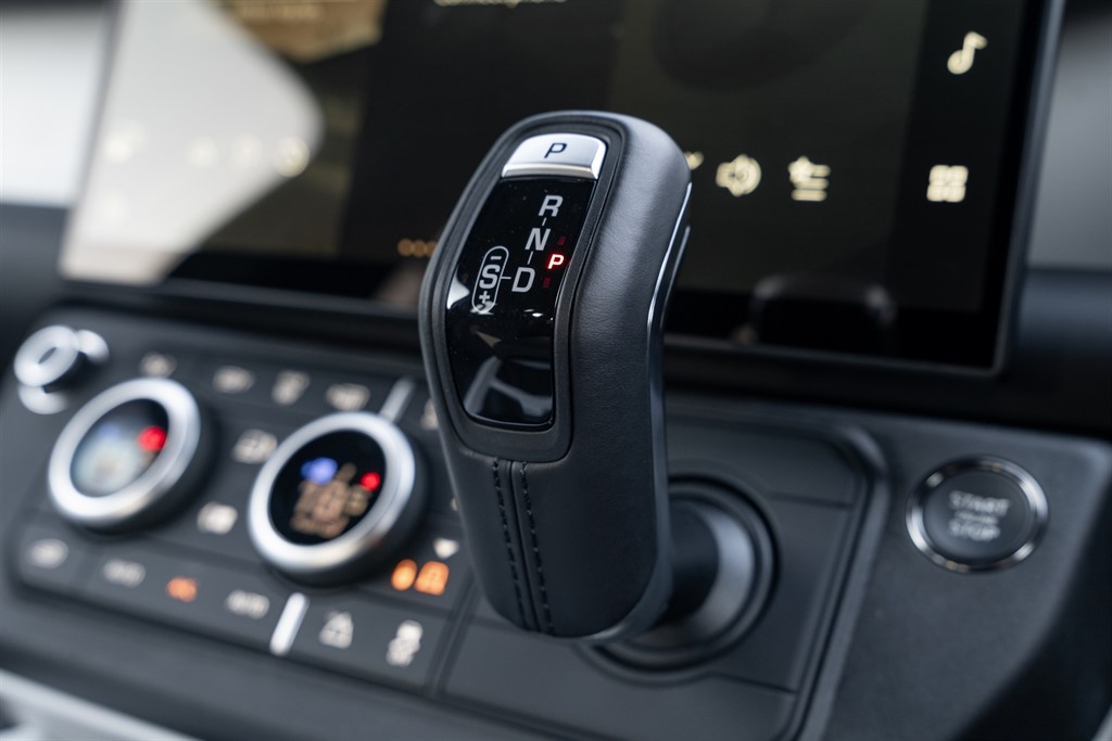 Used Land Rover Defender 110 2026 for sale - 78212167: Photo 50