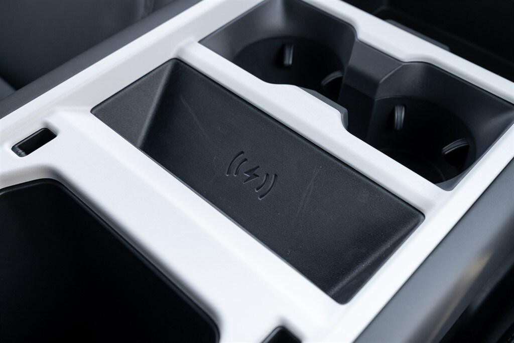 Used Land Rover Defender 110 2026 for sale - 78212167: Photo 51