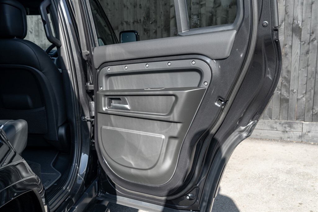 Used Land Rover Defender 110 2026 for sale - 78212167: Photo 56