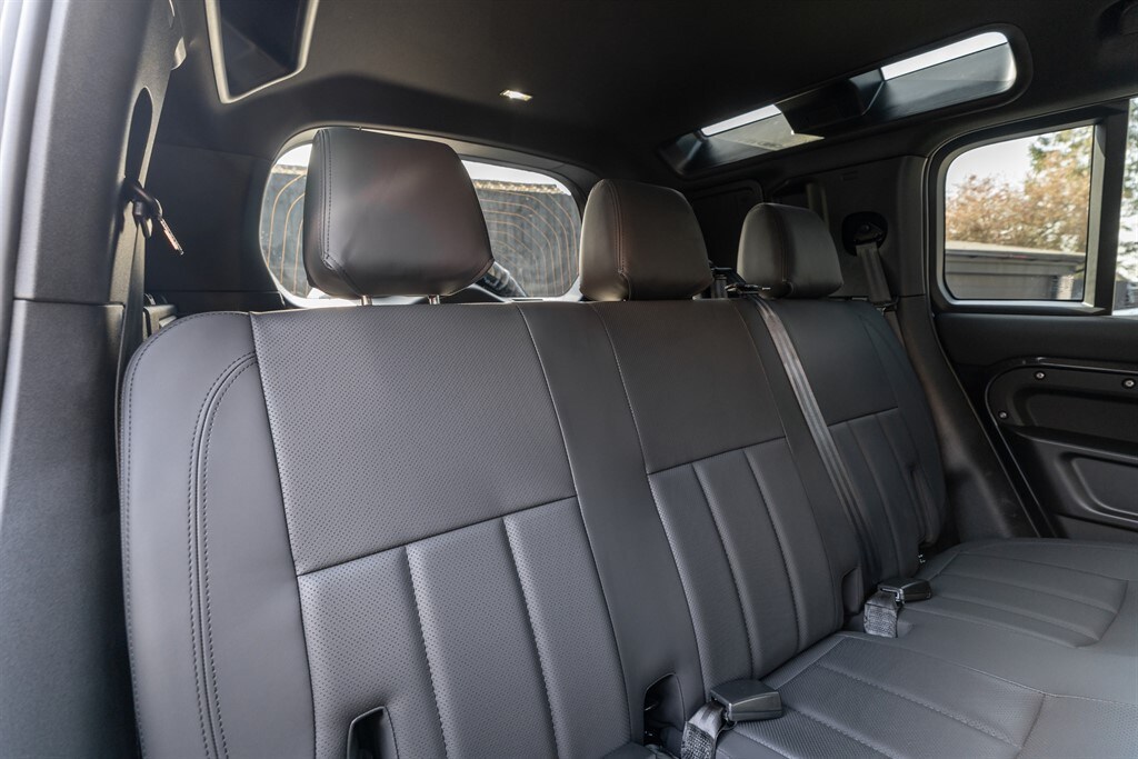 Used Land Rover Defender 110 2026 for sale - 78212167: Photo 57