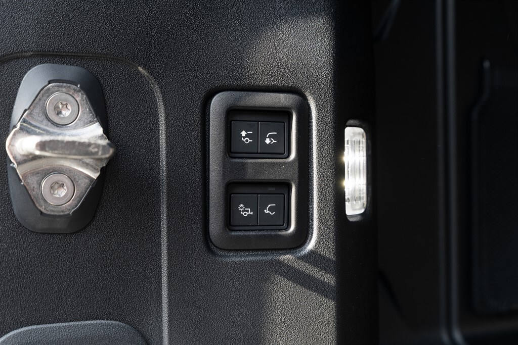 Used Land Rover Defender 110 2026 for sale - 78212167: Photo 62