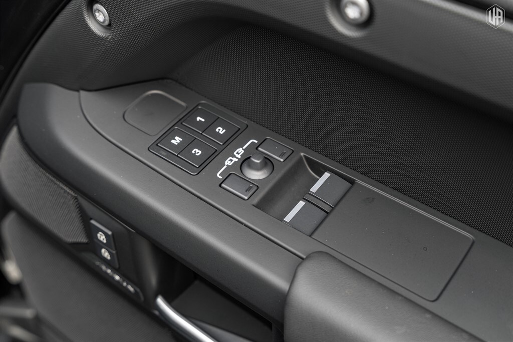 Used Land Rover Defender 110 2026 for sale - 78089094: Photo 32