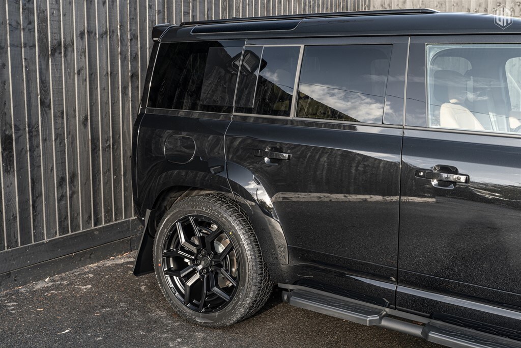 Used Land Rover Defender 110 2025 for sale - 77910110: Photo 16