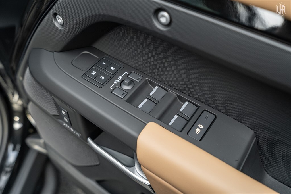 Used Land Rover Defender 110 2025 for sale - 77910110: Photo 32