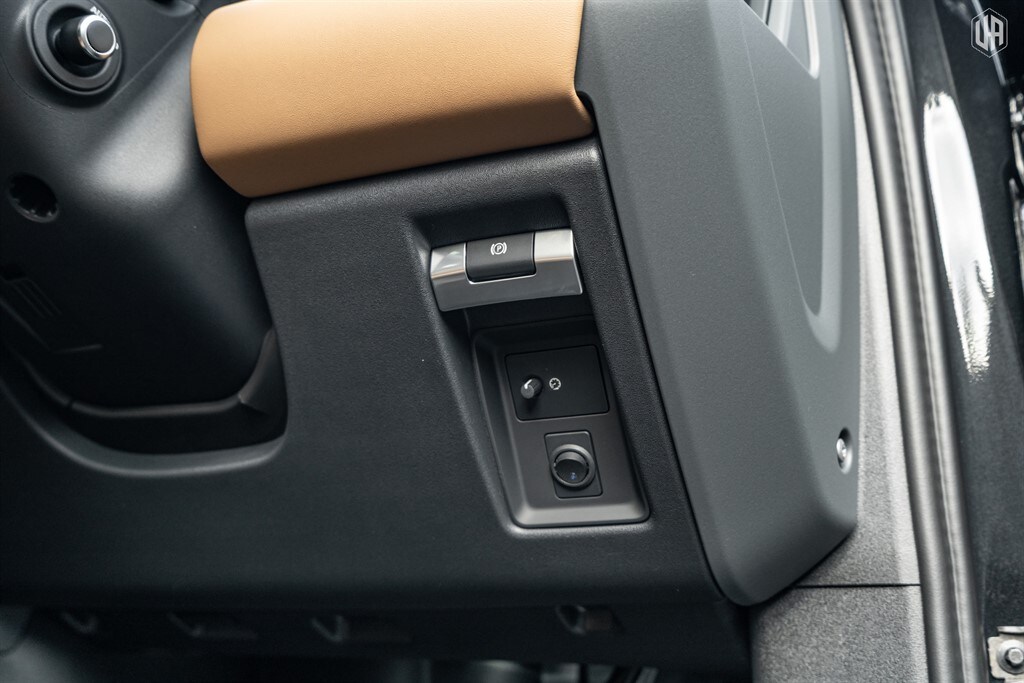 Used Land Rover Defender 110 2025 for sale - 77910110: Photo 57