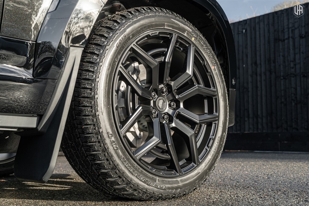 Used Land Rover Defender 110 2025 for sale - 77910110: Photo 6