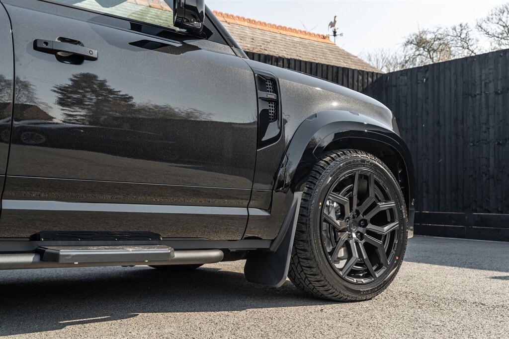 Used Land Rover Defender 110 2026 for sale - 77965542: Photo 17