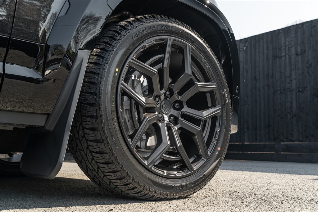 Used Land Rover Defender 110 2026 for sale - 77965542: Photo 18