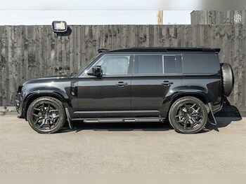 Used Land Rover Defender 110 2026 for sale - 77965542: Photo