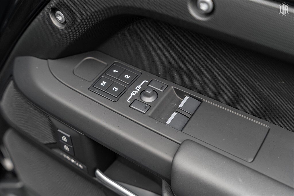 Used Land Rover Defender 110 2025 for sale - 77910096: Photo 32