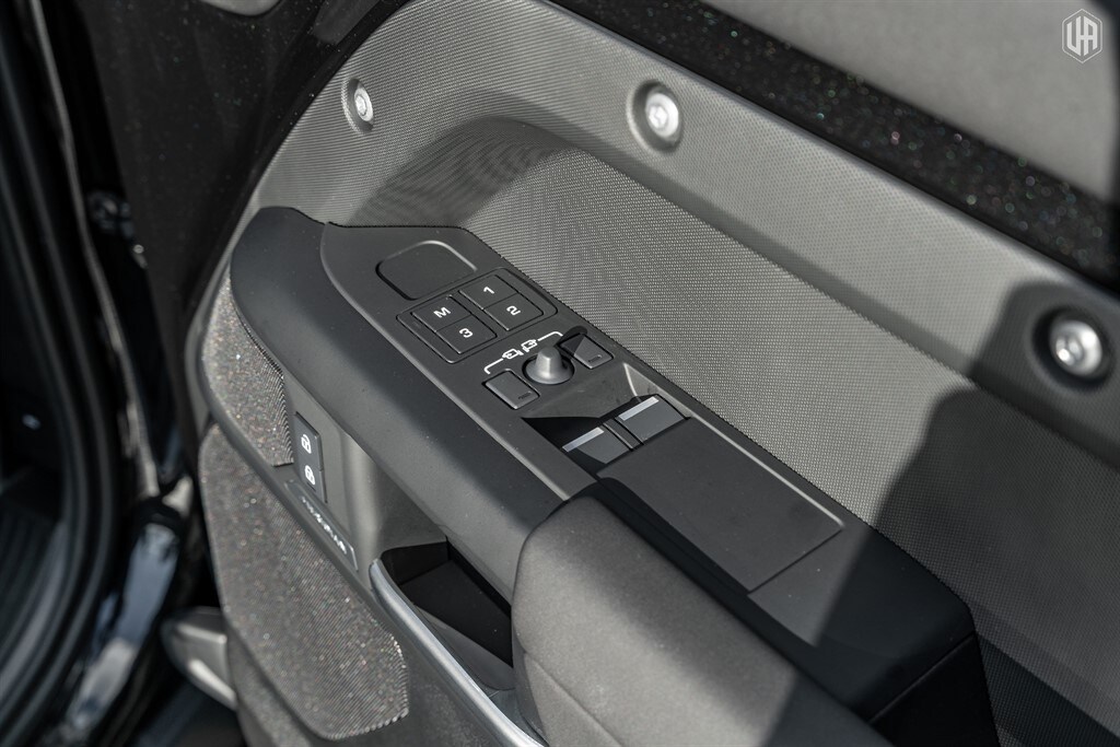 Used Land Rover Defender 90 2026 for sale - 77910076: Photo 33