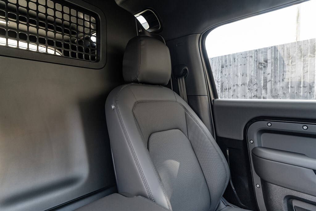 Used Land Rover Defender 90 2026 for sale - 77910076: Photo 38