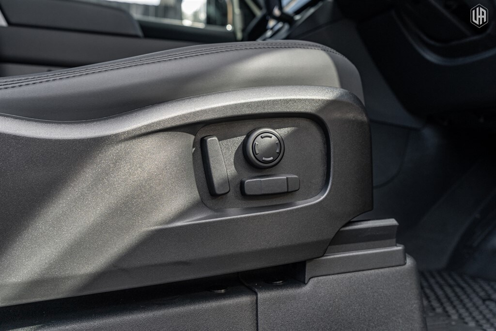 Used Land Rover Defender 90 2026 for sale - 77910076: Photo 40