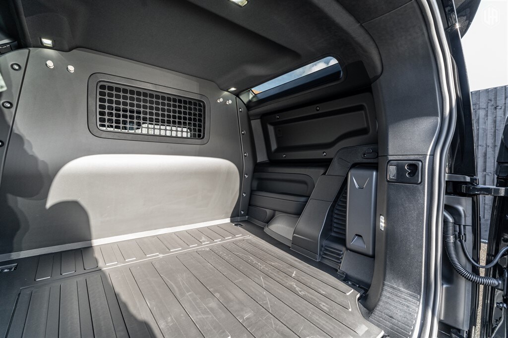 Used Land Rover Defender 90 2026 for sale - 77910076: Photo 60