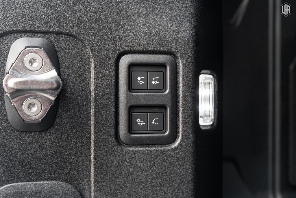 Used Land Rover Defender 110 2026 for sale - 77910107: Photo 64