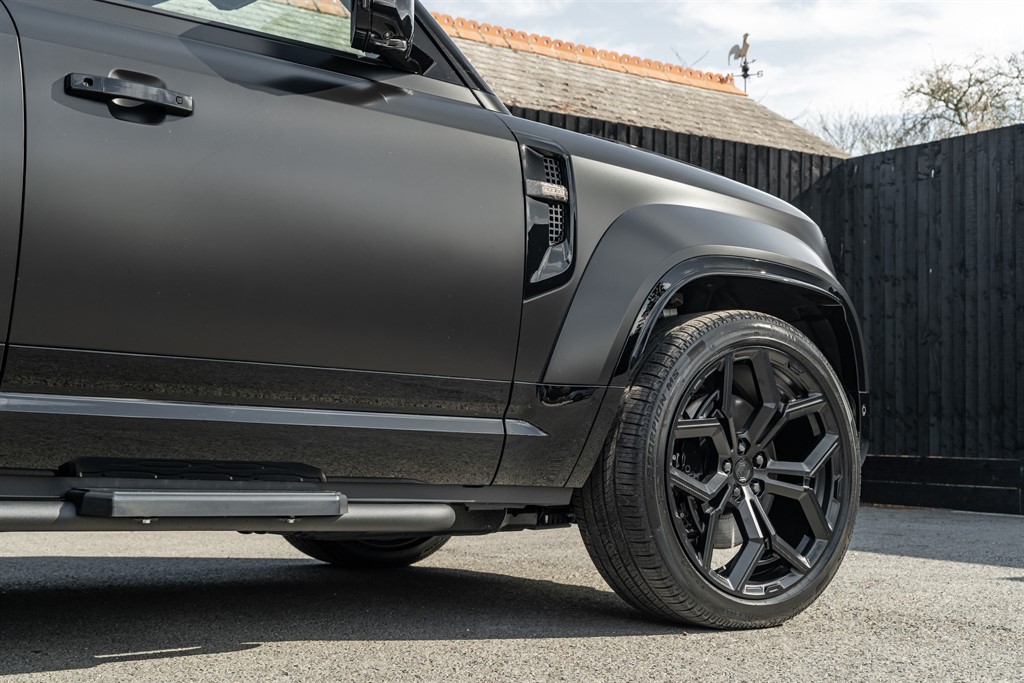 Used Land Rover Defender 110 2026 for sale - 77918280: Photo 16