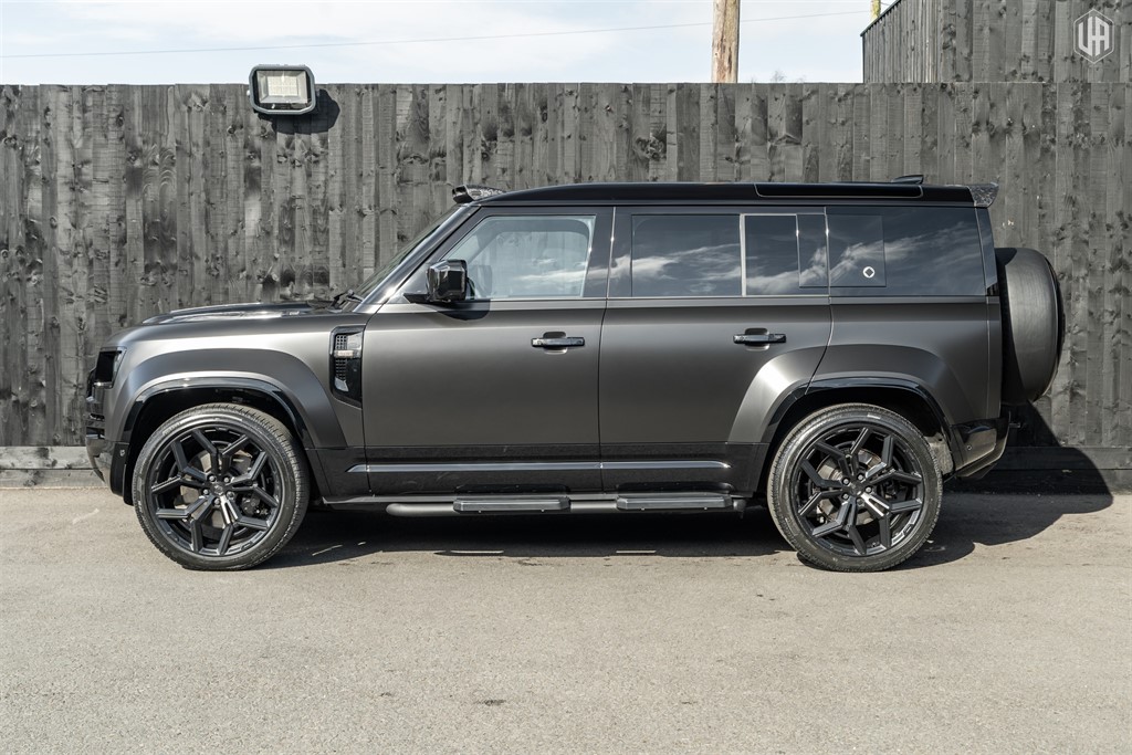 Used Land Rover Defender 110 2026 for sale - 77918280: Photo 3