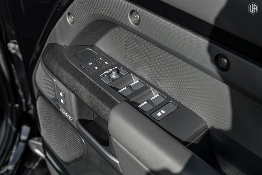 Used Land Rover Defender 110 2026 for sale - 77918280: Photo 31