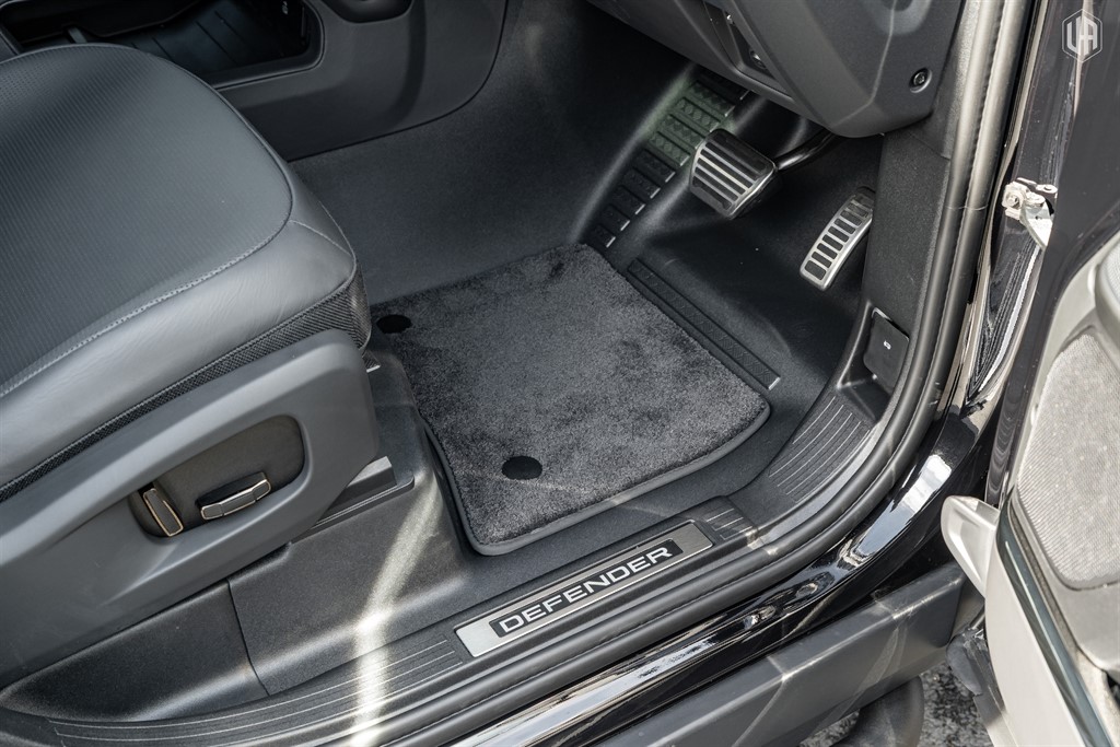 Used Land Rover Defender 110 2026 for sale - 77918280: Photo 32